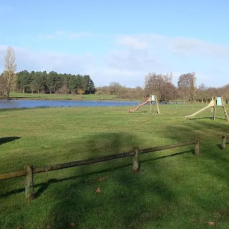 3-bed House - Sleeps 6 - Garden Balcony Parking Dom wakacyjny Château-Garnier