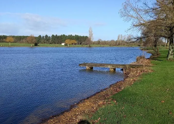 Σπίτι διακοπών 3-bed House - Sleeps 6 - Garden Balcony Parking